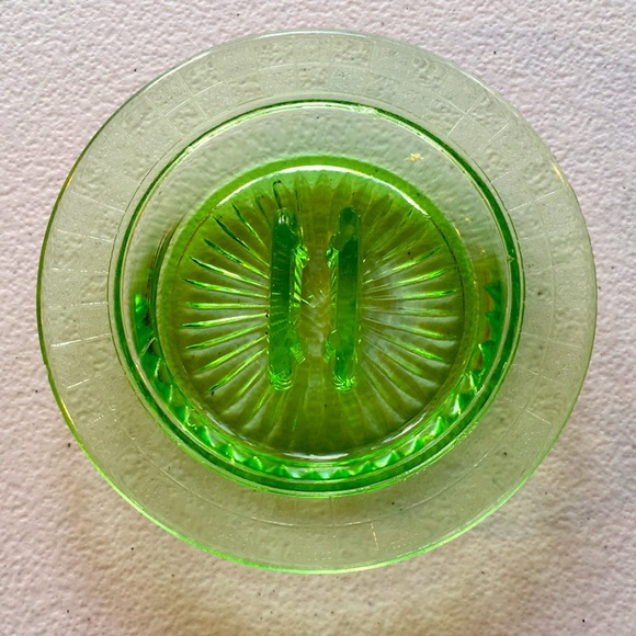 Green Checkerboard Depression Glass Ashtray - Picture 2 of 4
